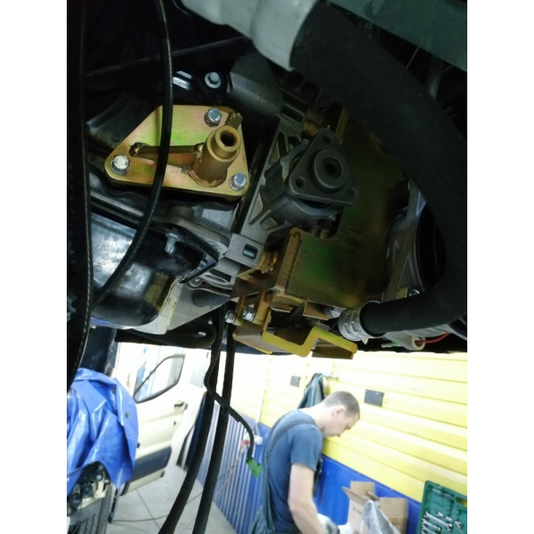 Кронштейн компрессора для Ford Transit V348 2.2л FWD (передний привод) с кондиционером с 2012 г.в, под компрессор SD5H14/7H15
