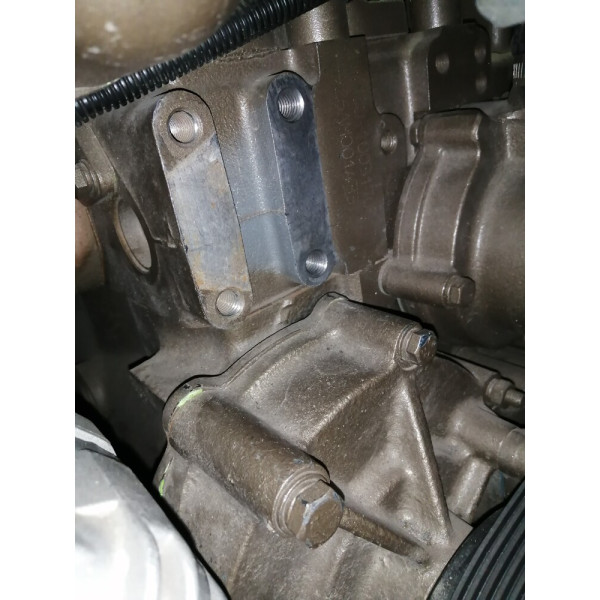 Кронштейн компрессора для Hyundai HD 78 с двигателем YC4DN c CNG (метан), под компрессор SD 5H14/7H15