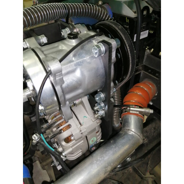 Кронштейн компрессора для Hyundai HD 78 с двигателем YC4DN c CNG (метан), под компрессор SD 5H14/7H15