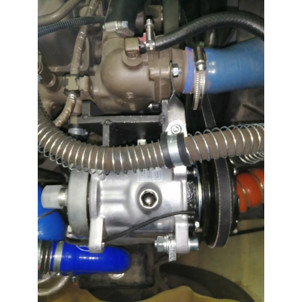 Кронштейн компрессора для Hyundai HD 78 с двигателем YC4DN c CNG (метан), под компрессор SD 5H14/7H15